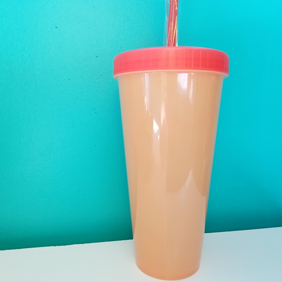 Harry Potter House Crests Color Change Plastic Gryffindor Tumbler - Picture 4 of 4